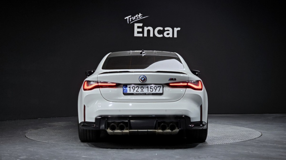 BMW M4 (G82)