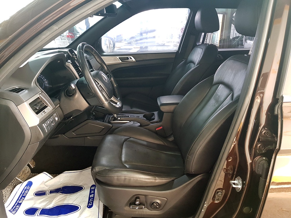 KG Mobility (Ssangyong) Rexton Sports Khan