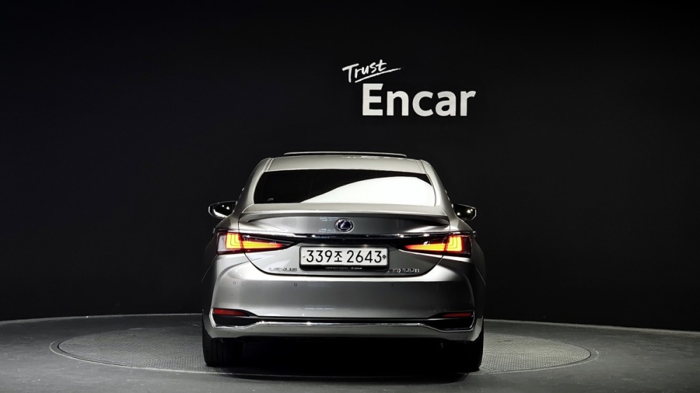 Lexus ES300h 7th generation
