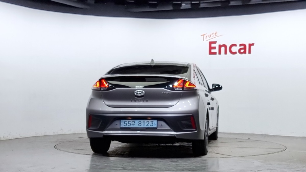 Hyundai The new Ioniq electric