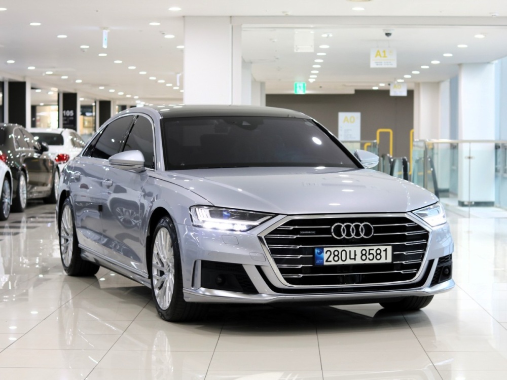 Audi A8 (D5)