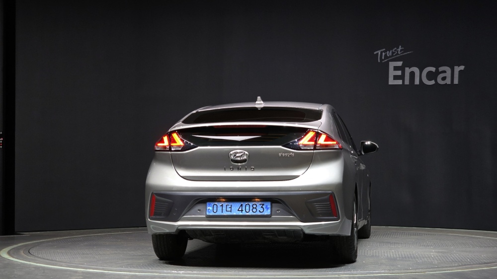 Hyundai The new Ioniq electric