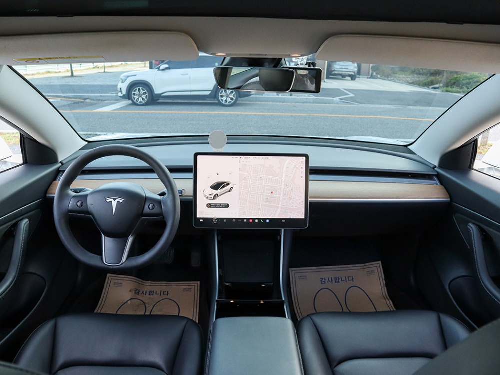 Tesla model 3