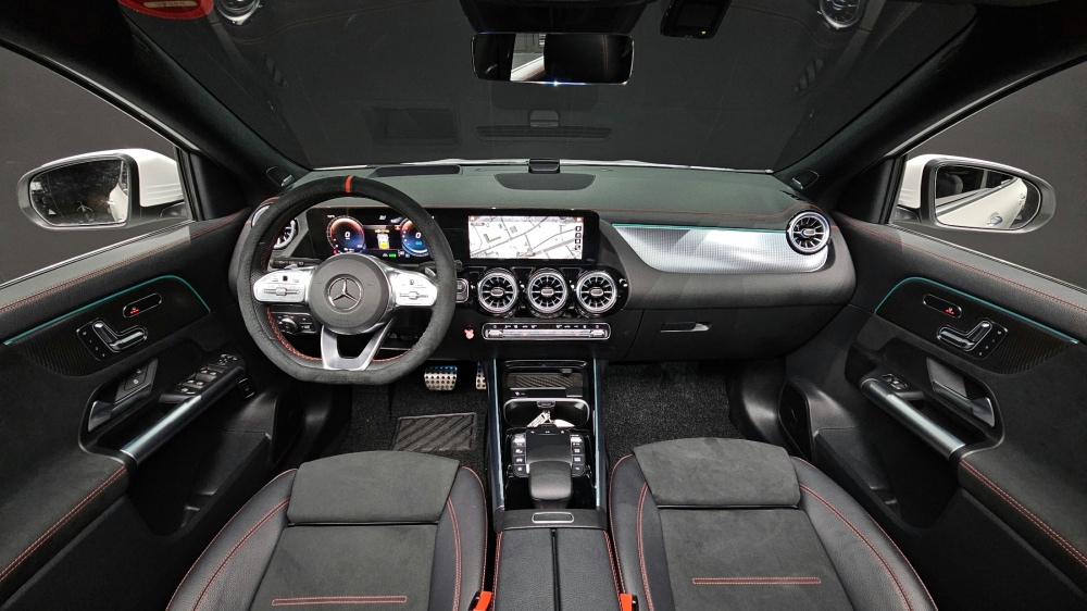 Mercedes-Benz EQA-H243