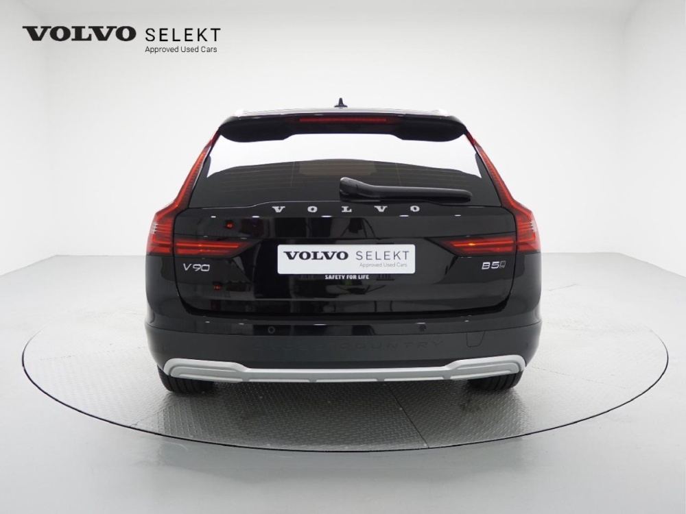 Volvo V90 Cross Country