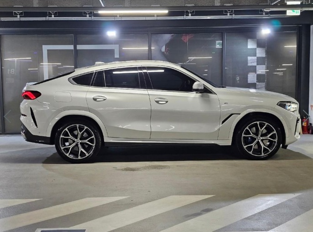 BMW X6 (G06)