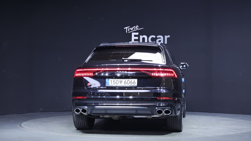 Audi SQ8