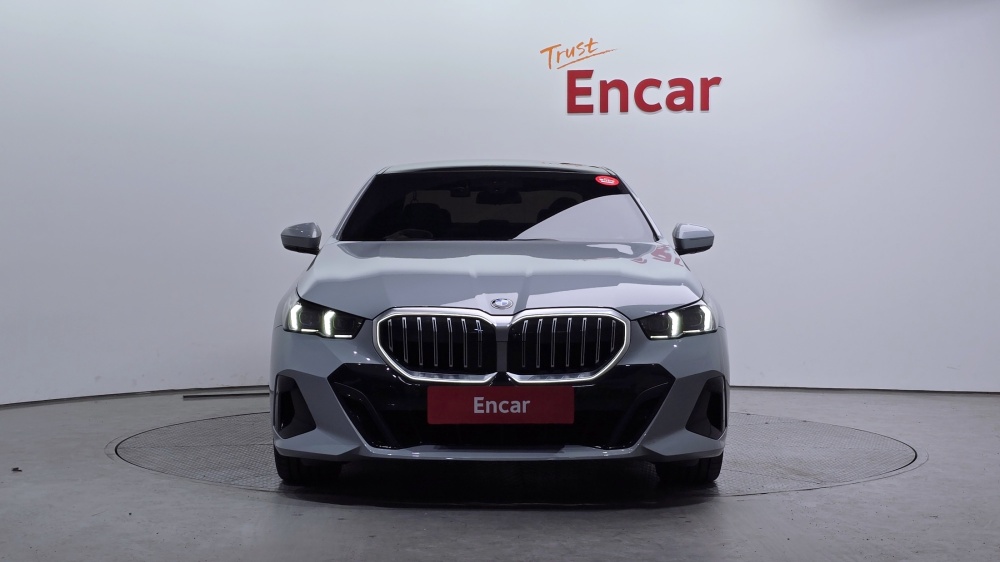 BMW 5 Series (G60)