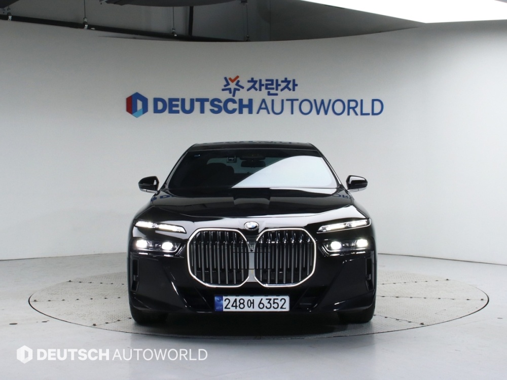 BMW 7 Series (G70)