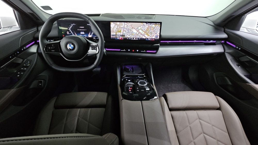 BMW 5 Series (G60)