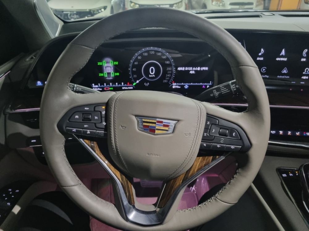 Cadillac Escalade 5th Gen