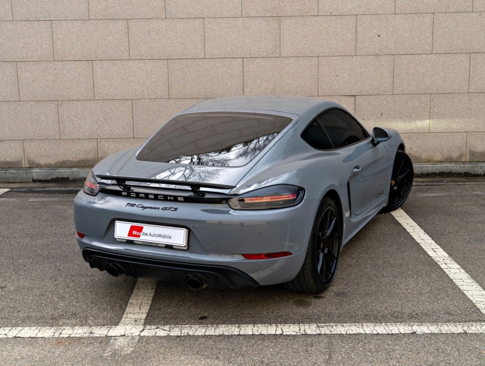 Porsche 718 Cayman