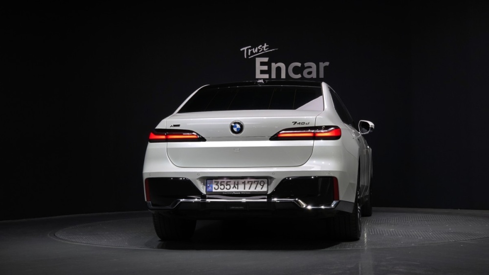 BMW 7 Series (G70)