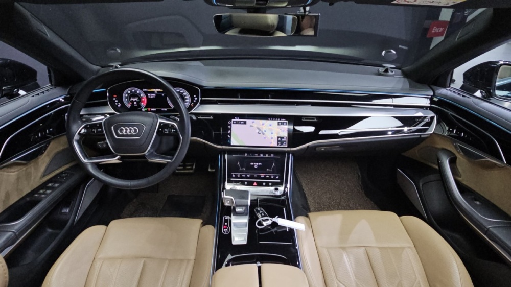Audi A8 (D5)