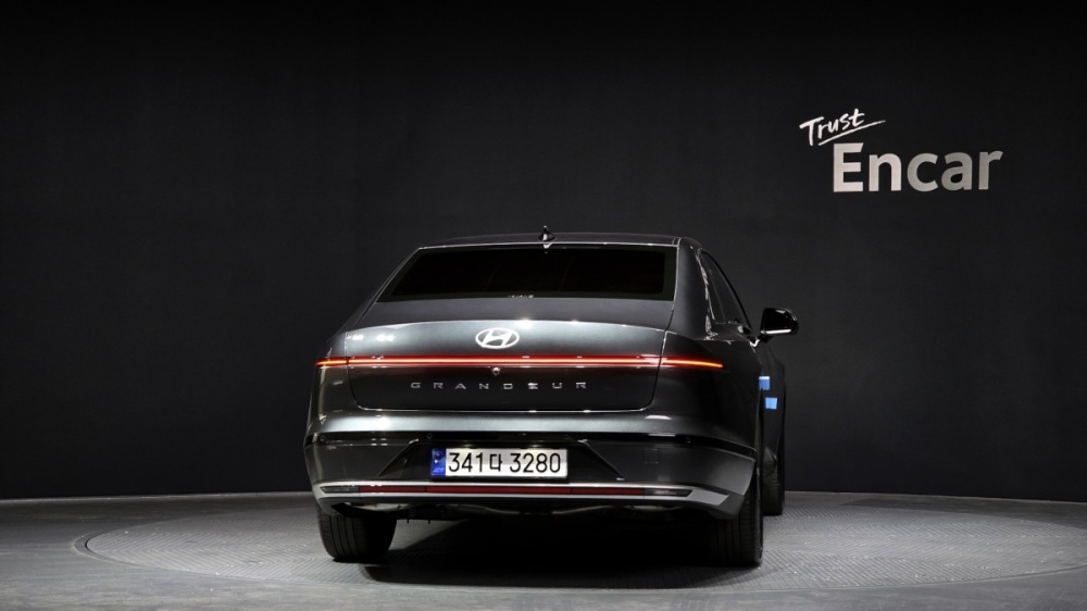 Hyundai Grandeur Hybrid (GN7)