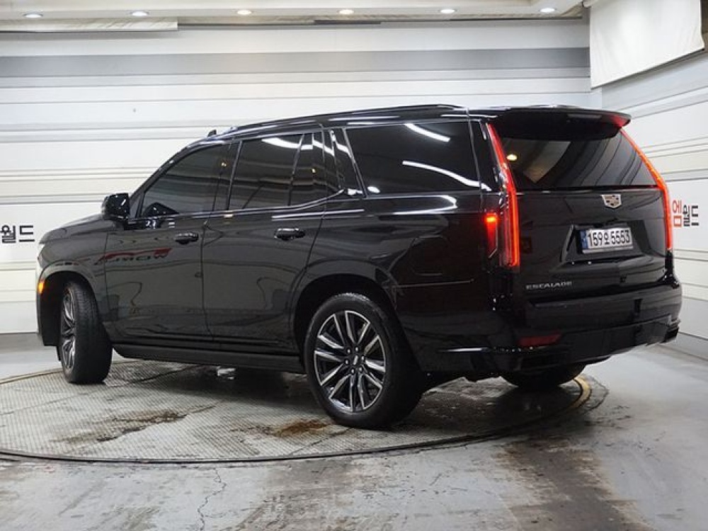 Cadillac Escalade 5th Gen