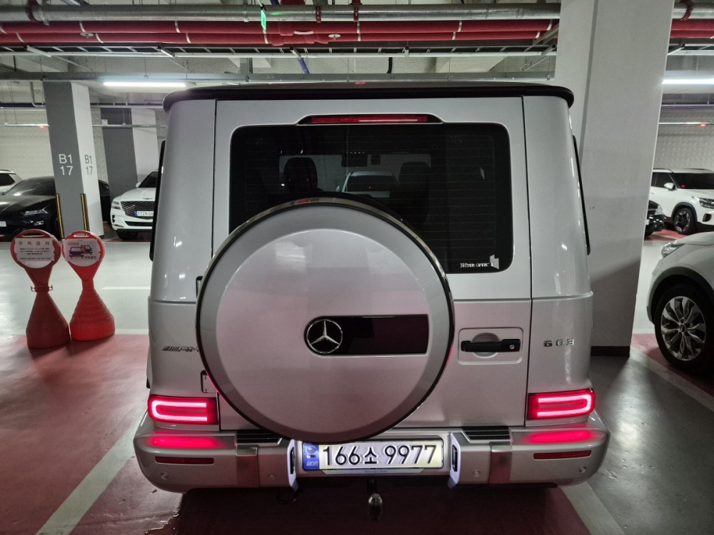 Mercedes-Benz G-Class W463b