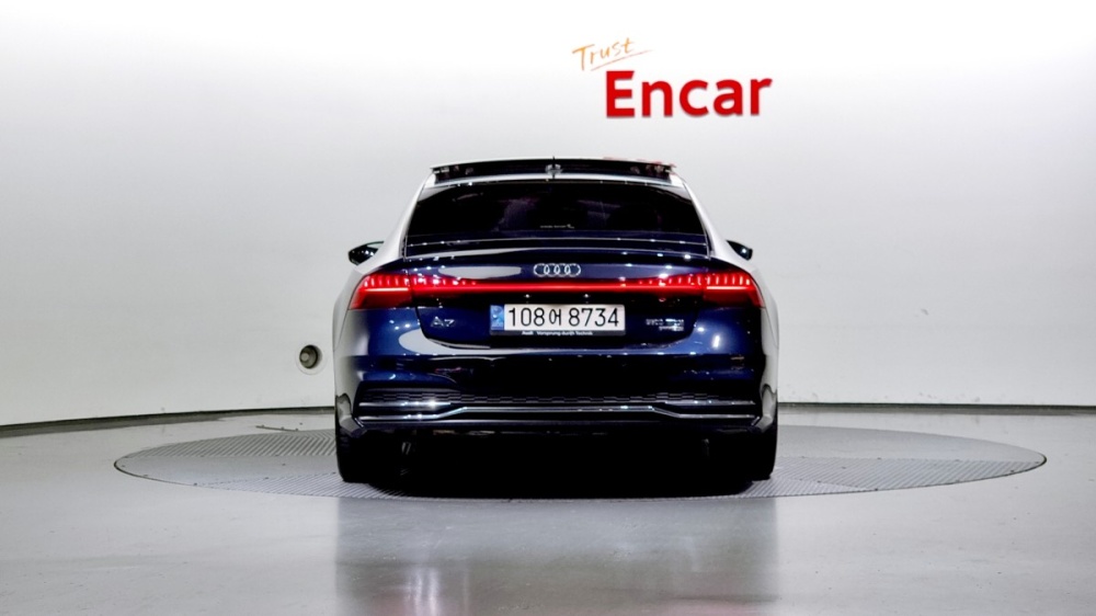 Audi A7 (4K)