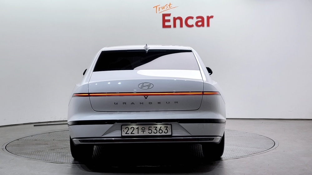 Hyundai Grandeur Hybrid (GN7)