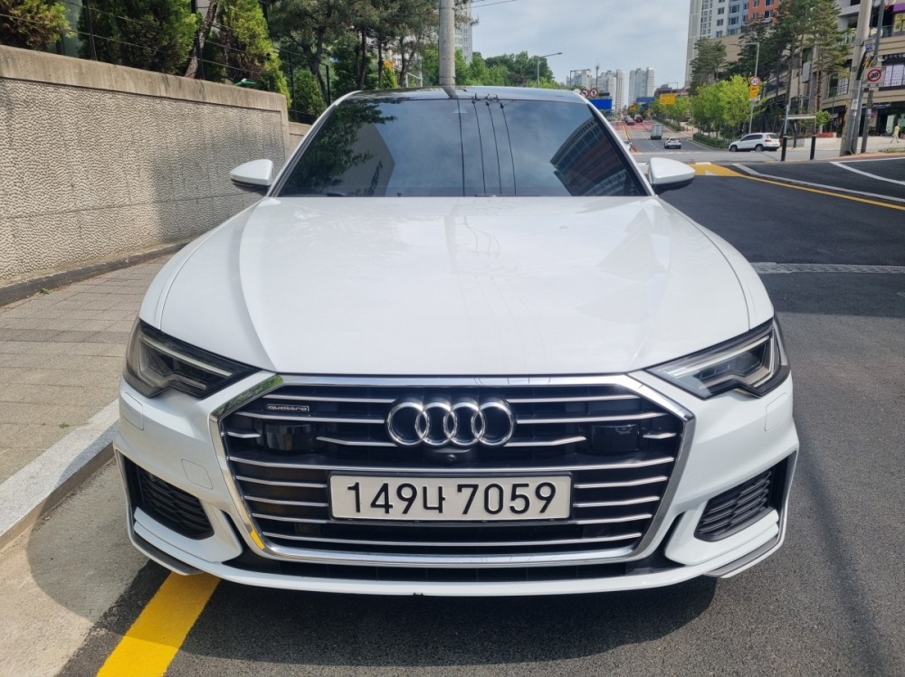 Audi A6 (C8)