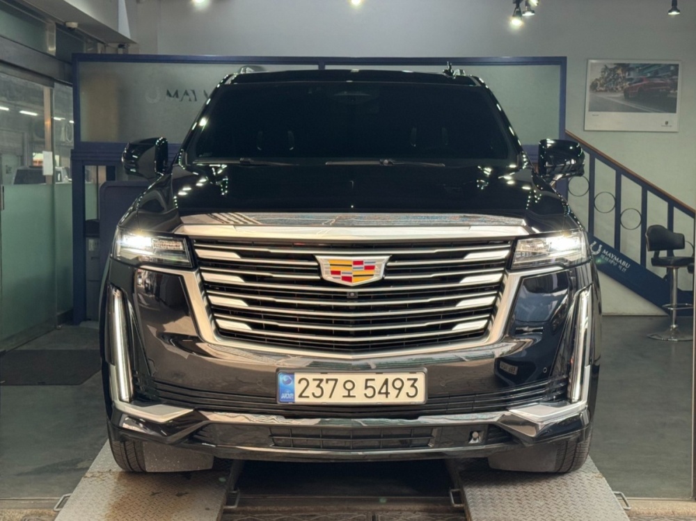 Cadillac Escalade 5th Gen