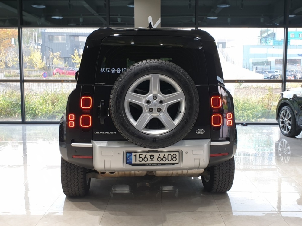 Land rover Defender (L663)