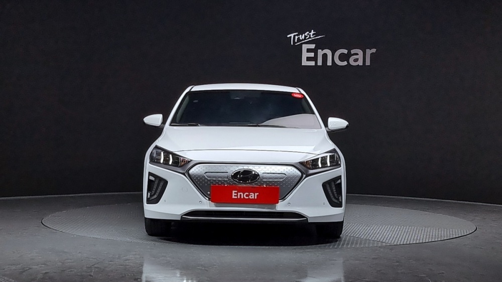 Hyundai The new Ioniq electric