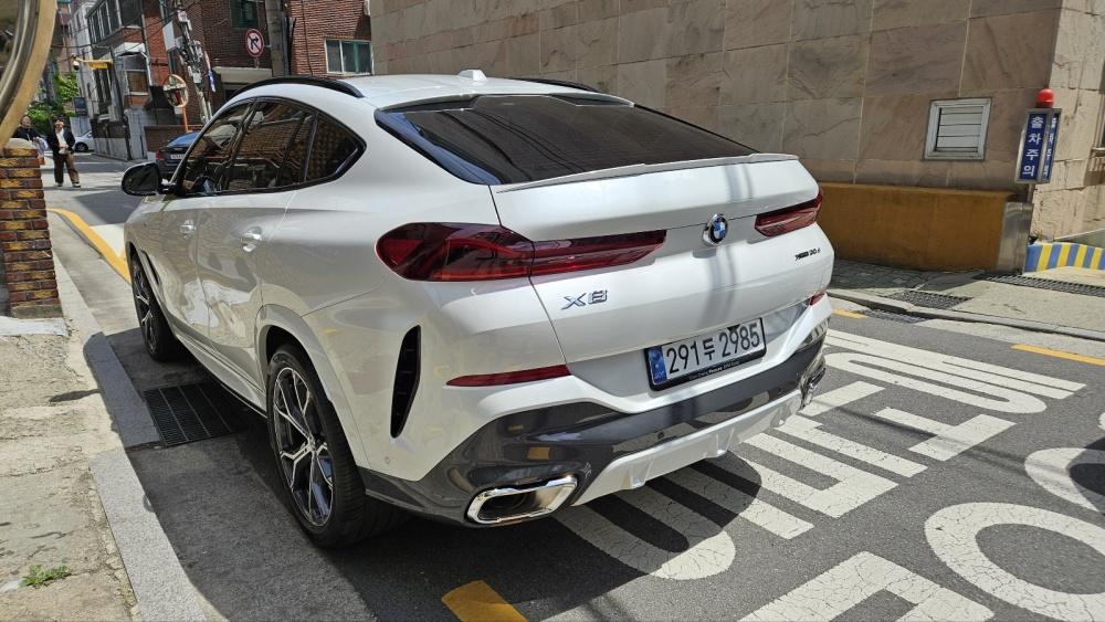 BMW X6 (G06)