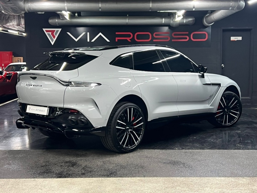 Aston martin DBX