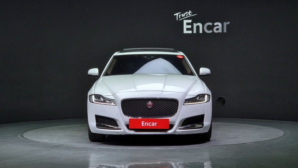 Jaguar XF (X260)