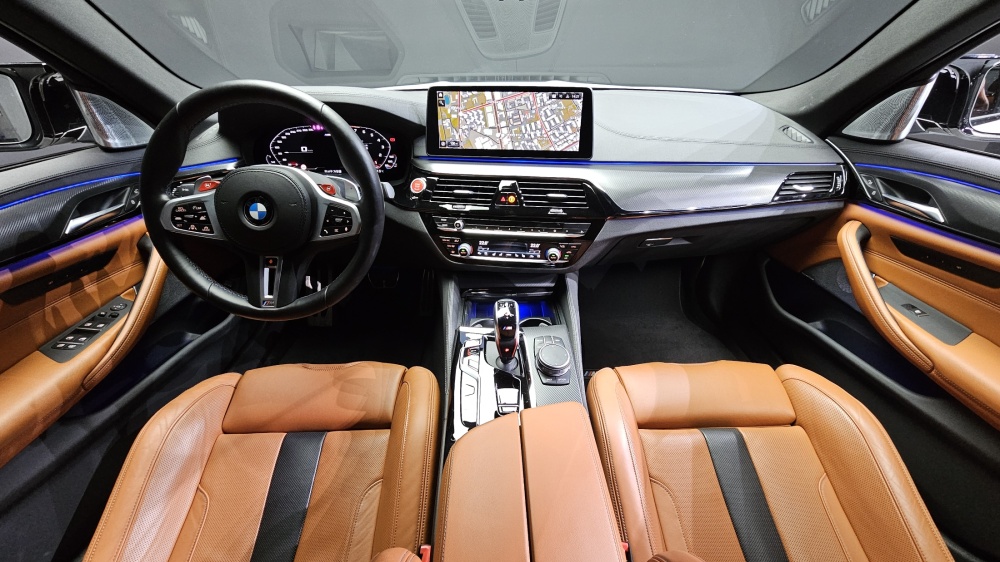 BMW M5 (F90)