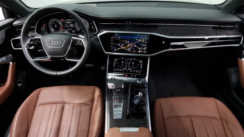 Audi A6 (C8)
