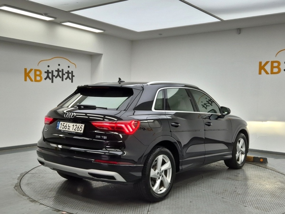 Audi Q3 (F3)