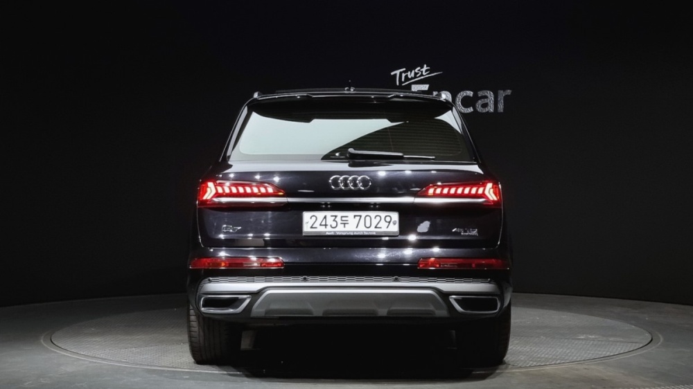 Audi Q7 (4M)