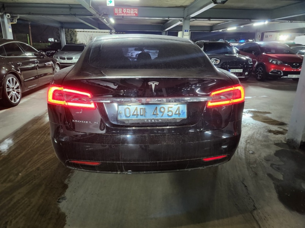 Tesla Model S