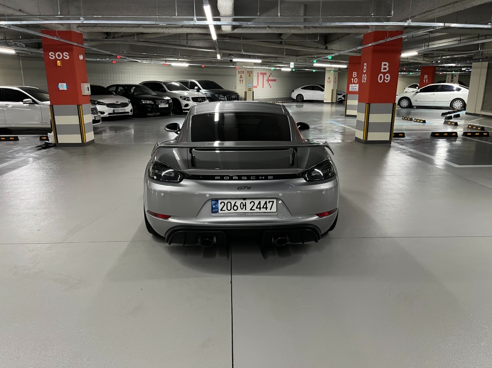 Porsche 718 Cayman