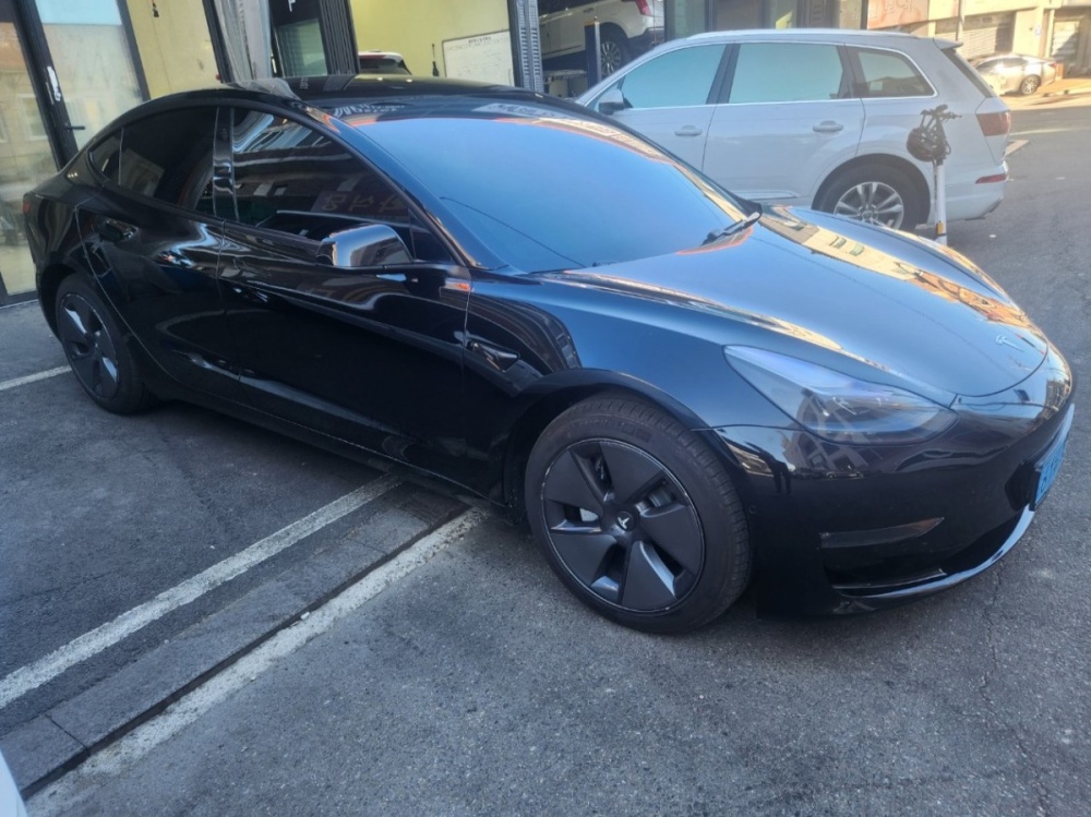 Tesla model 3