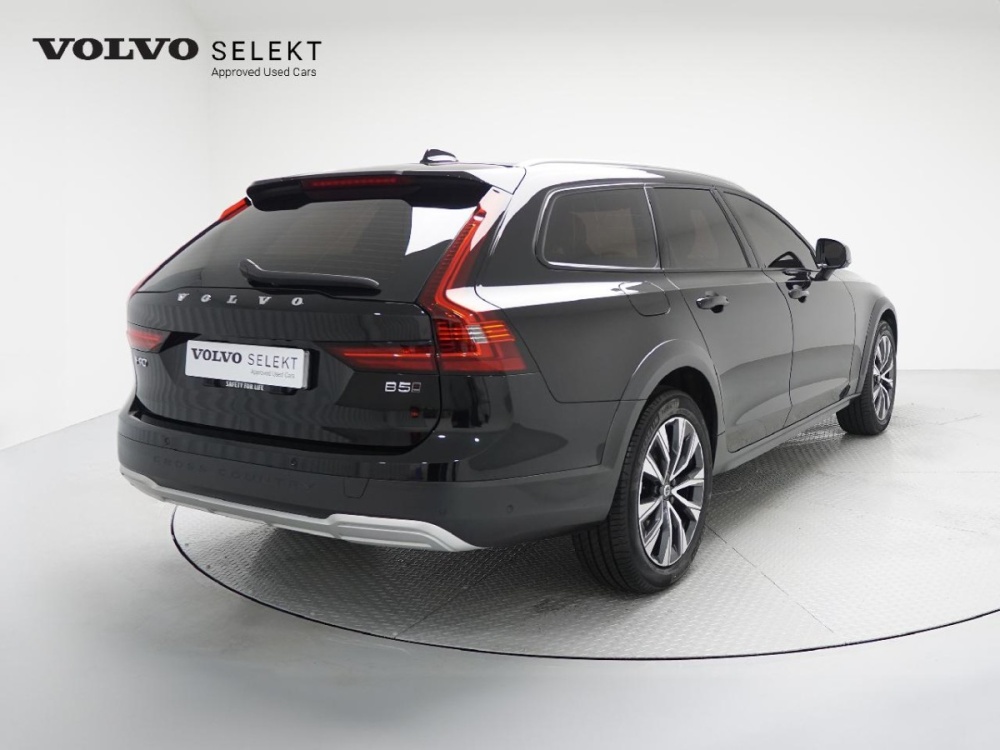 Volvo V90 Cross Country