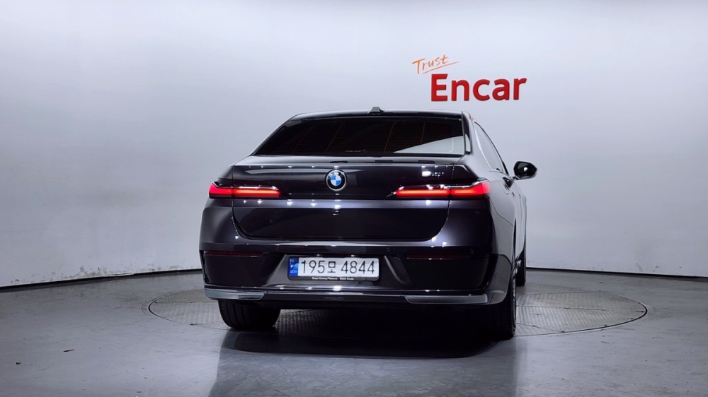 BMW 7 Series (G70)