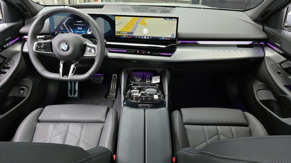 BMW 5 Series (G60)