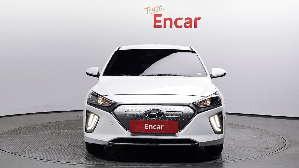 Hyundai The new Ioniq electric