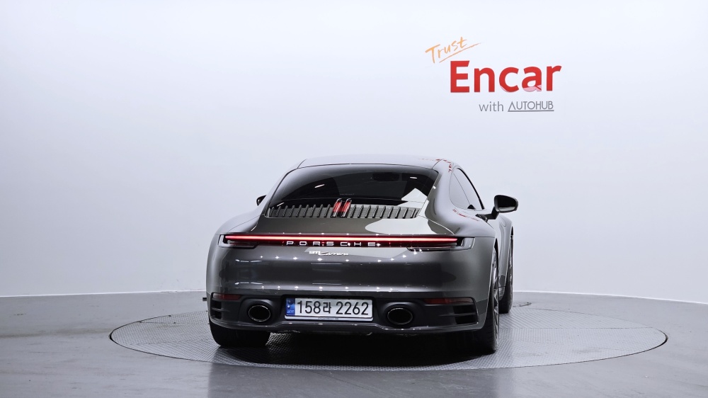 Porsche 911 (992)