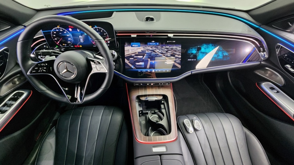 Mercedes-Benz E-Class W214