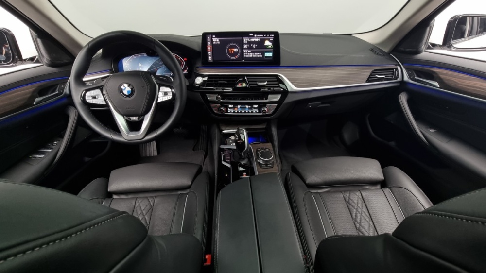 BMW 5 series (G30)