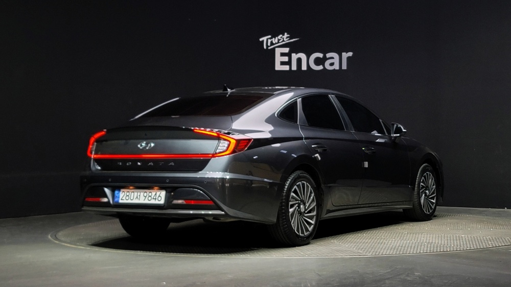 Hyundai Sonata Hybrid (DN8)