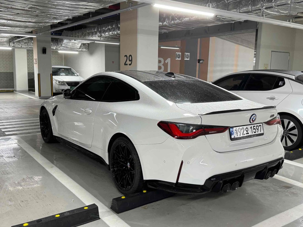 BMW M4 (G82)