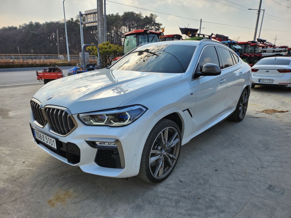 BMW X6 (G06)