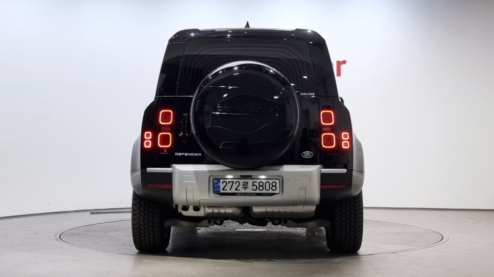 Land rover Defender (L663)