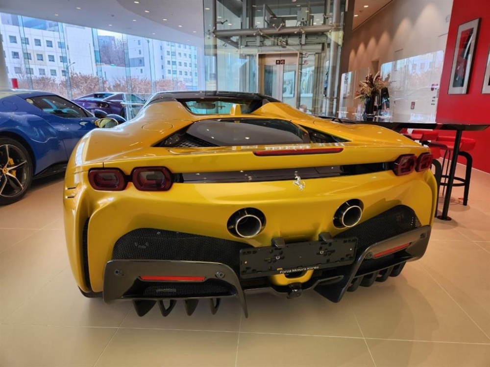 Ferrari SF90 Spider