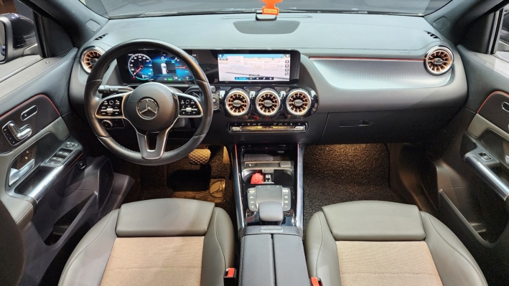 Mercedes-Benz EQA-H243
